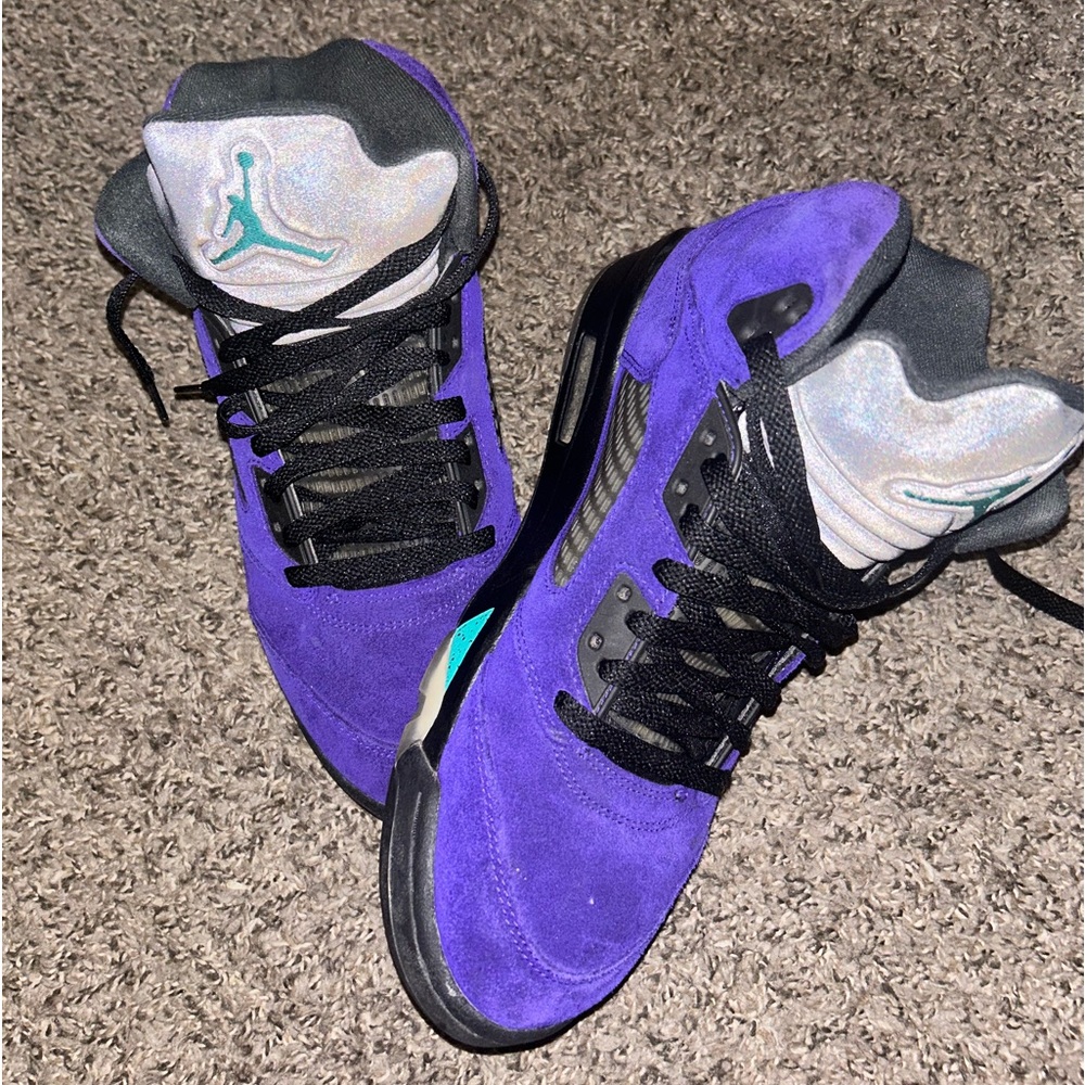 Jordan Retro Grape 5s. Good condition and lightly worn.